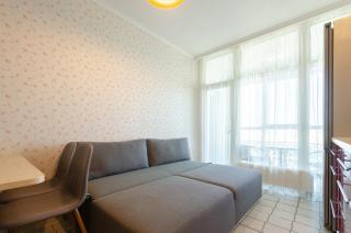 18-90b Kvartet, Vasyl Lypkivskyi 16b, Kyiv, railway station, metro nearby, stunning city view, Petrovdom Apartment - 5