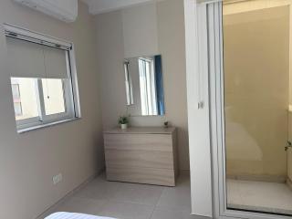 Cosy 1BR Apt Near Beach, Bars & Restaurants - 1