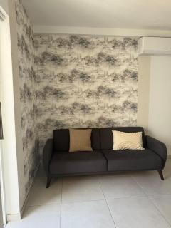 Cosy 1BR Apt Near Beach, Bars & Restaurants - 6