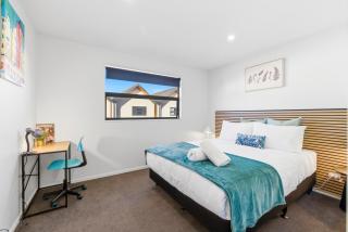 3 Ensuites 2 mins walk to the Stadium FREE parking - 4