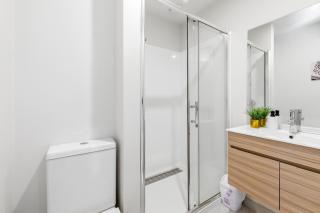 3 Ensuites 2 mins walk to the Stadium FREE parking - 3