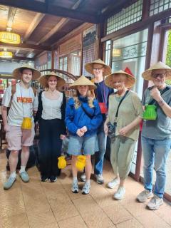 Guilin Village Creek Inn -Beside the lake &Fee pick up service over three nights - 9