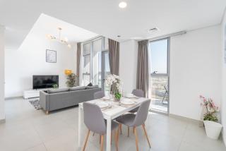 Free housekeeping visits during your stay - StayShort - Tranquil 1BR in Dubai South - Perfect for 2 - 0