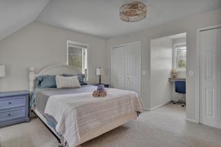 Lakefront Retreat with Hot Tub, Dock & Party Barn - 8