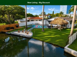 Waterfront House - Arcades, Tiki & Firepit, Golf - 0