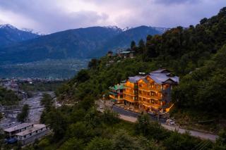 Regal Retreat Inn - 8