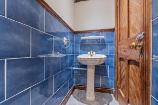Stacey's 4 Bedroom House in Pontypool - Pontypool - 6