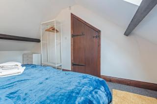 Stacey's 4 Bedroom House in Pontypool - Pontypool - 5