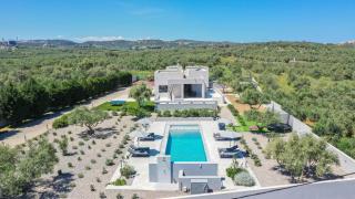 Nostra Terra Villa, 2-acre Secluded Nature Escape with Heated Pool, By ThinkVilla - 0