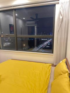 D'Capitale Apartment 1BR with Working Room & City View Balcony - 5