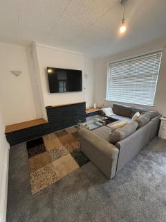 Oldham stays 3 bed house - 9