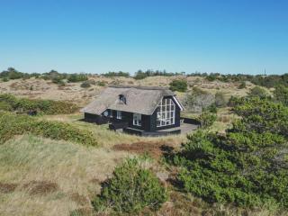 Holiday Home Yanne - 550m from the sea by Interhome - 2