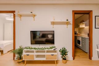 Cabanal BeachFront - 1 Min to Sea, AC, SmartTv, Balcony - 6