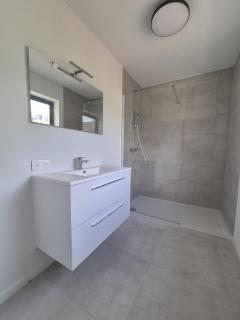 1-bedroom apartment with free parking - 2