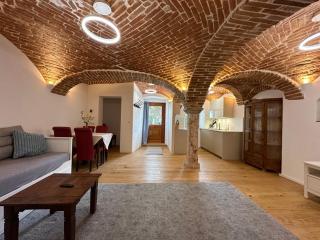 Esterbauer Homes, Gewölbe Wohnung 4P, Moderne Stadel Loft 4P und Generationen Farmhaus 9P in ruhiger Alleinlage mit Schwimmteich am Hof Neuberg - 8
