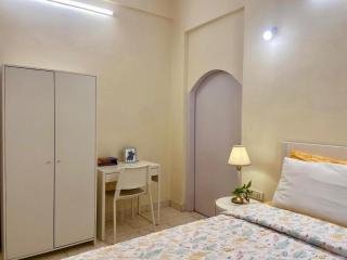 Spacious 1 Bed 2 bath Bandra Balcony Wifi - 7