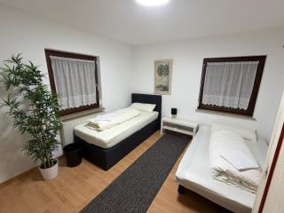 3 Zimmer Ruhiges Apartment mit Terrasse Tor zu den Alpen & München EG-L - 2