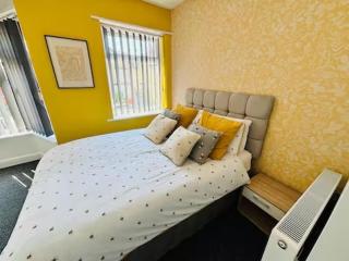 Blackpool Bliss Spacious 4 Bedroom House - 3