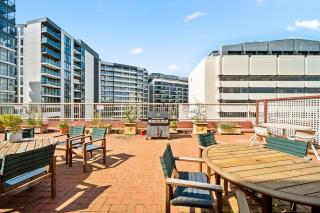 Spacious 3-Bed Apartment in Canberra CBD - 7