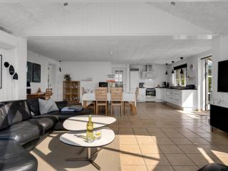 Holiday Home Svenn - 400m from the sea by Interhome - 3