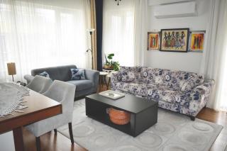 Fatoş's Spacious 2BR - Old Town 5 min away - 3