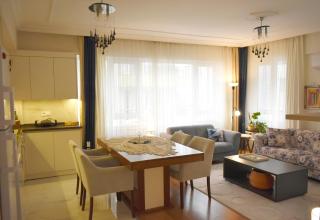 Fatoş's Spacious 2BR - Old Town 5 min away - 6