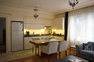 Fatoş's Spacious 2BR - Old Town 5 min away - 4