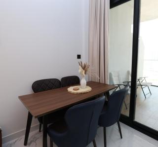 Elegant Pool-View 1BR Near Cleveland Clinic - 7