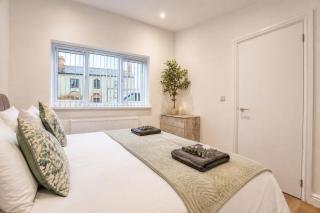 Large 2 Bedroom Apartment - Zip and link beds choose 2 double beds or 4 single - Huge Living Space - Private Parking - Near Bridgwater - 2