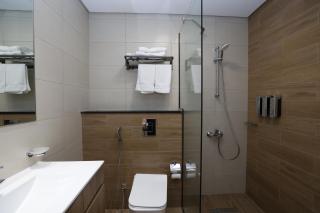 Elegant Pool-View 1BR Near Cleveland Clinic - 4