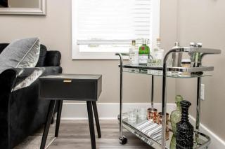 Suite & Simple in SoMa - A Stylish Stay for 1 or 2 - 0