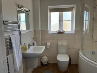 Apartment Sleeps 4 with Parking - 5