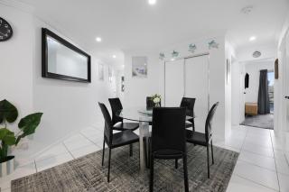 Spacious 2-Bed Stay on Marine Parade - 1