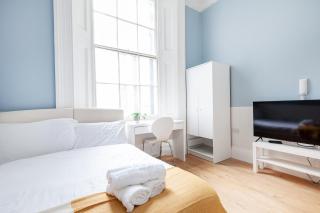 Studio near Queensway Station - 2