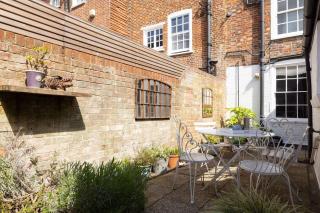 Stunning 4 Bed Georgian House in Chichester - 6