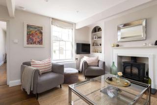 Stunning 4 Bed Georgian House in Chichester - 2