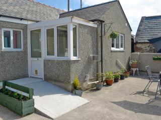 Ty Main Cottage - 4