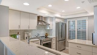 Beachfront Condo with Balcony on Longboat Key - Coastal Chic Decor & Gulf Views - 2