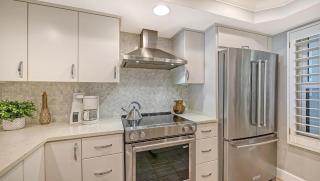 Beachfront Condo with Balcony on Longboat Key - Coastal Chic Decor & Gulf Views - 1