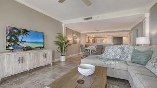 Beachfront Condo with Balcony on Longboat Key - Coastal Chic Decor & Gulf Views - 4