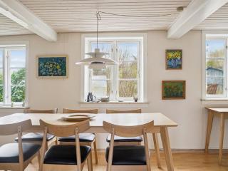 Holiday Home Espen - 300m from the sea by Interhome - 5