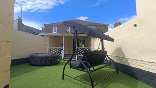 Hidden Gem with Hot Tub, Cinema and Secure Parking - 9