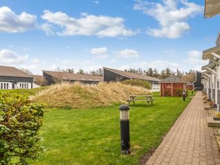 Apartment Melvin - 50m to the fjord by Interhome - 2