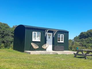 Dinky's Den - 1