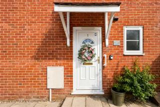 Central Brockenhurst Village Flat with Free Parking - 6