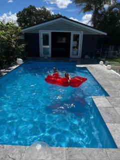 Woy Woy Staycation - Heated Pool & Hot Tub & BBQ & Pizza Oven & Arcade Game & Pool Table - 8