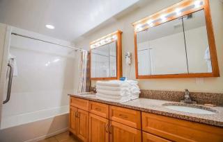 Discovery Beach Resort - 1 Bedroom Suite - 4