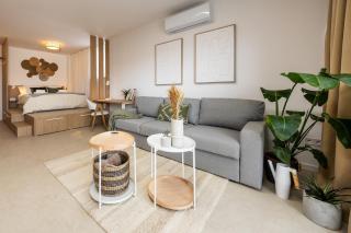 Central Old Town Studio with Balcony near Danube - 0