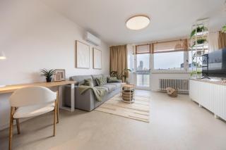 Central Old Town Studio with Balcony near Danube - 6