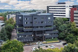 Black Brick 1, Modern Stylish, Studio in Sandton - 0
